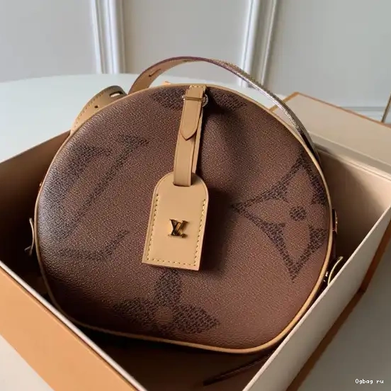 CHAPEAU Louis BOITE PETITE Vuitton 0518